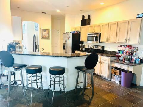 Room In Citrus Park And Carollwood, Close To The Airport & Downtown Tampa Bagian luar foto